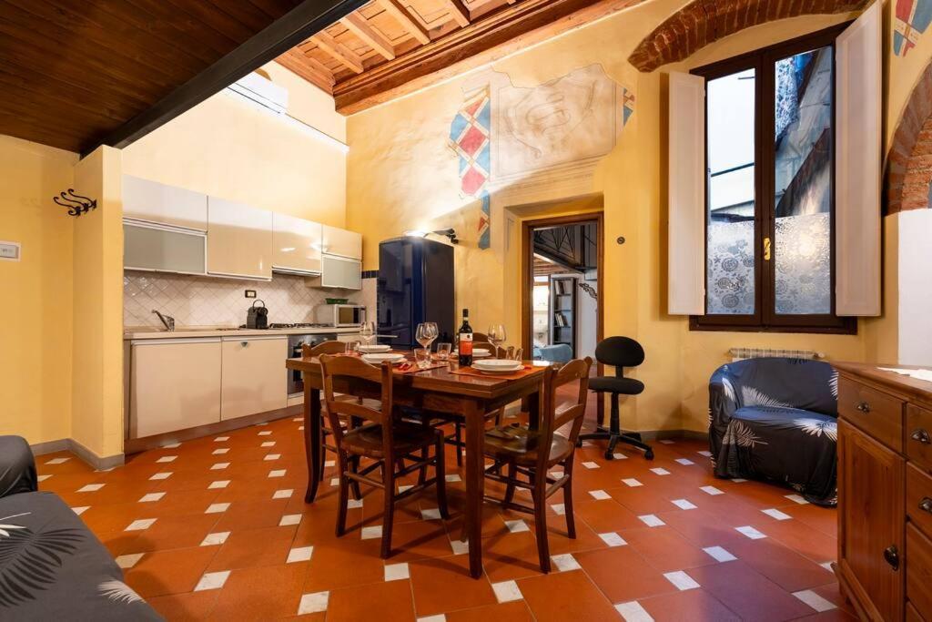 Keys Of Italy - Serragli 55 - Stile Rustico Rinascimentale In Oltrarno Florence Exterior photo